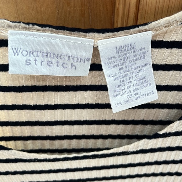 EUC Woman’s Worthington Stretch Top - Picture 2 of 6